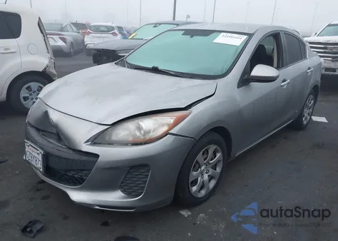 2013 Mazda Mazda3 I Sv z USA, uszkodzony, nr VIN JM1BL1TG6D1768371